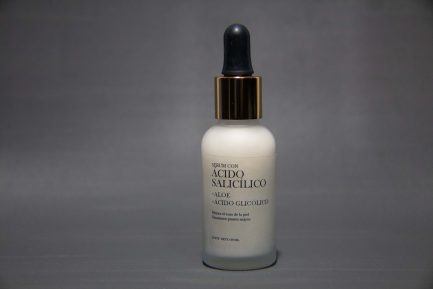 Serum de ácido salícilico + aloe y ácido glicólico